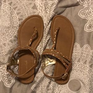 American eagle sandals